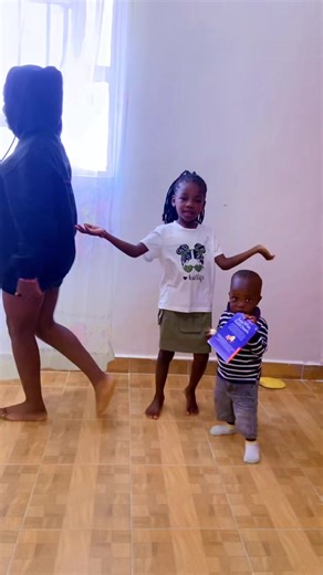 Essy~ classy💖 (@essy.classy)’s videos with Body with a perfect smile - ivykendi