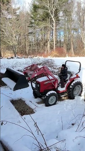 Massey-Ferguson 1525 Tractor