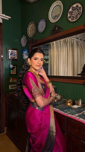 Laxmi Lingaraju on Instagram: "This Close up shot is too good not get it’s own attention 🧚‍♀️🦢 Saree @angadioninsta Designer @desihues Hair n drape @hair_by_dakshayini #laxmilingaraju #luxurymakeup #explore #explorepage #glassskinmakeup {Traditional look, Muhurtham makeup,South Indian bride,Traditional wedding saree,Bridal jewellery ideas,Hyderabad bridal makeover,Indian wedding inspiration, bridal soft glam , North Indian bride , Sabyasachi bride pellikuthuru}"