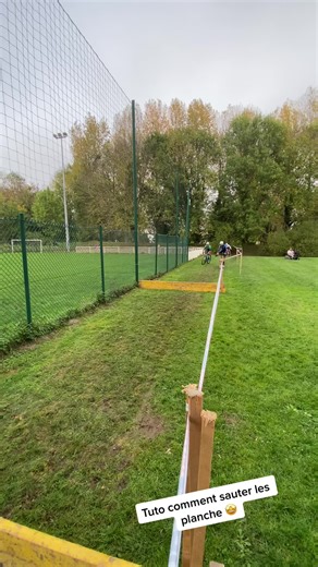 Mastering Cyclocross Hurdles: A Tutorial on Jumping Techniques 🚴‍♂️