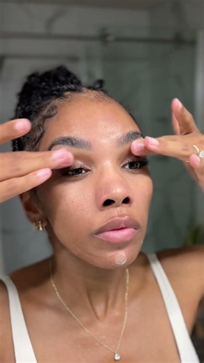 Get unready with me : Night time skincare routine CÉCRED AquaphorUS GARNIER OFFICIAL La Roche-Posay