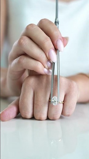 Diamond Size Comparison on Gold Band | Visual Guide to Choosing Your Perfect Stone