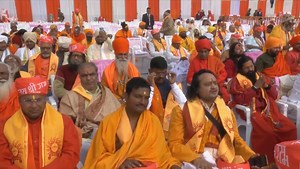 🛕Singer #AnuradhaPaudwal and Kavita Paudwal sing Ram Bhajan on the occasion of Pran Pratishtha ceremony at #Ayodhya's Ram Temple. #ShriRam | #RamMandirPranPratishta | #AyodhaRamMandir | All India Radio News