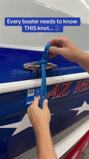 👉 Fastest Knot Ever?! 🤯 (Unties Instantly) #boathacks #boatinglife #boating #fyp #boatingfun