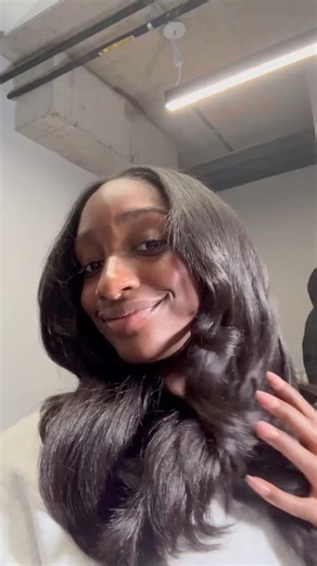 Tiffani Singleton on Instagram: "I’ve gotten so many questions over the past two months about my hair and I’m here to answer any question you have! This install was done by @deemichelle__ the queen of invisible k tips. I received 300 g of kinky straight hair! I’m tall (5’9”) so the goes to mid back for me and was cut to around 18 inches. I am a lightly relaxed diva, so the blend with this texture has been marvelous and virtually seamless! #ktips #nycktips #ktipextensions"