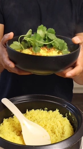 13K views · 23 reactions | This Sri Lankan yellow rice by @thisisdulan is a flavourful and aromatic dish best served with loved ones. Plus you can do the whole thing in a rice cooker and there are only two recipe steps involved! To get the recipe, hit the link in our Instagram bio or Google “Taste Easy Sri Lankan yellow rice.” Recipe and video by @thisisdulan #srilankancuisine #srilankanfood #yellowrice #ricecooker | Taste.com.au | Facebook