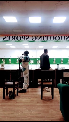 One-on-one pistol VS rifle 🌟 #olympics #shootinggames #olympicshooting #sports #issf #pistolshooting