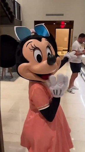 COME CHECK OUT "good morning breakfast" with goofy and his pals (aka mickey and minnie) at Ravello