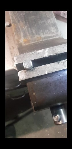 Hexagonal Bolt Inspection: Rust and Condition Analysis