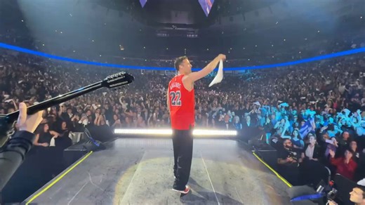 Κωνσταντίνος Αργυρός: Sold out συναυλία στο United Center του Σικάγο, στο στάδιο του Michael Jordan