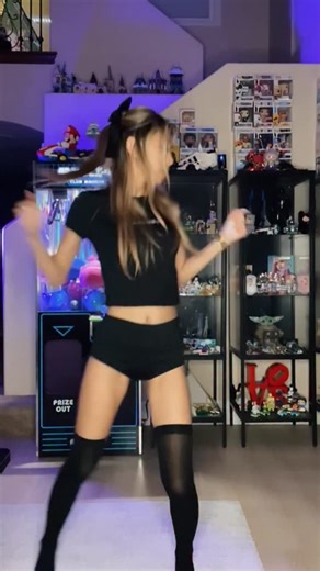 Jamie | Switching it up today and practicing a new dance I learned 💕 | Instagram