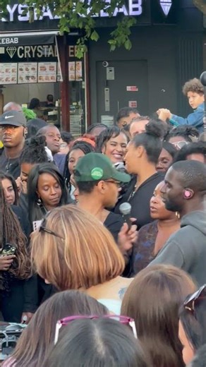 Grammy Award Winner Durand Bernarr sings Fist Bump live in London at Kings Cross with DJ AG 07/07/25