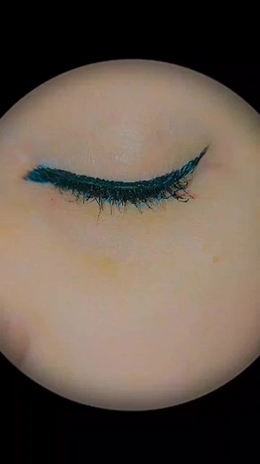 Dramatic Eye Makeup Tutorial with Eyeliner and Mascara
