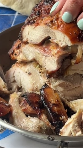 This Greek Chicken Gyro is an easy and flavor-packed meal you’ll love! Juicy, spiced chicken paired with creamy tzatziki and fresh veggies, all wrapped in warm pita bread — perfect for a quick lunch or a satisfying dinner! Check the recipe here https://www.unicornsinthekitchen.com/easy-chicken-gyro-recipe/ | Unicorns in the Kitchen