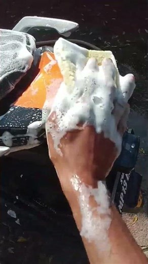 bike ko ghar per foam wash karne ka naya tarika sirf 2 rupaye mein