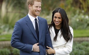 This Is What Prince Harry’s Unusual Hand Gesture Could Secretly Mean
