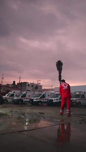 #fyp Siempre listos para salvar vidas. #emergencia #ambulancia #cruzroja