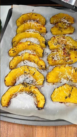 Baked Acorn Squash with Parmesan | So Easy & Delicious #fallrecipes #pumpkinrecipe #pumpkin