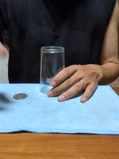 マジで簡単な貫通トリック😆#マジック #magic #簡単マジック #magictrick #貫通マジック