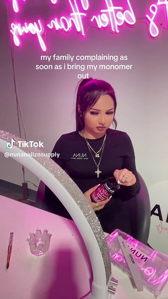 Understanding Nail Monomers: A Comprehensive Guide