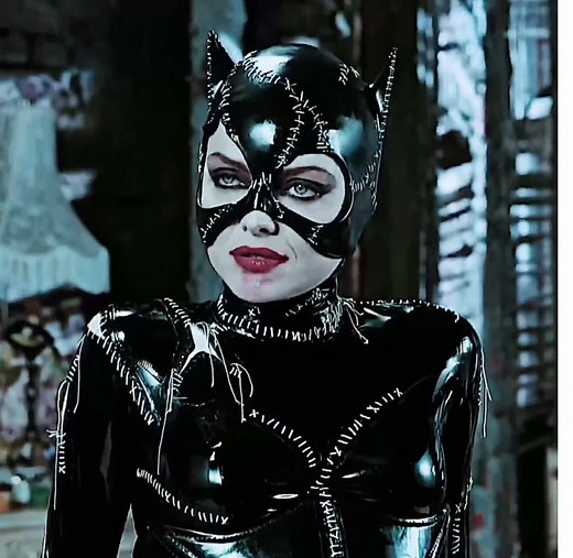 Best Catwoman Moments from Batman Returns