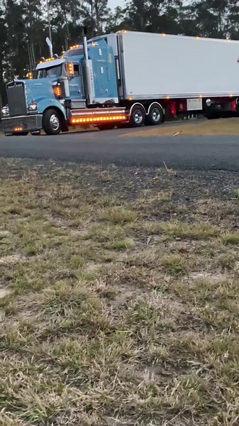trucking_aus1 (@trucking_aus1)’s videos with original sound - slowed songs