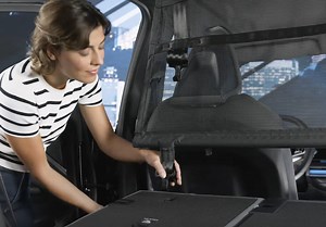 BMWハウツー動画「BMW ラゲッジ・コンパートメント・パーティション・ネット」 | BMWおたっきーず！Blog - BMW総合情報ブログ