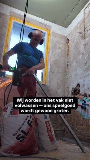 @hero_software_nl on Instagram: "En het speelgoed wordt ook slimmer. Met de HERO-software blijft er tijd over voor de echt grote machines. HERO software voor vakmensen Digitalisering in het ambacht Efficiëntie op de bouwplaats"