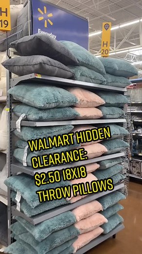 Walmart Hidden Clearance: $2.50 18x18 Throw Pillows! Regular $9.97. 10/8 #walmarthiddenclearance #walmartclearancefinds #walmartclearance #walmartfind
