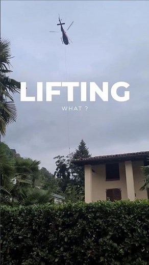 LIFTING WHAT?! A TREE?! 😳🚁 | Solleva cosa?! Un albero?! 🌳 #shorts