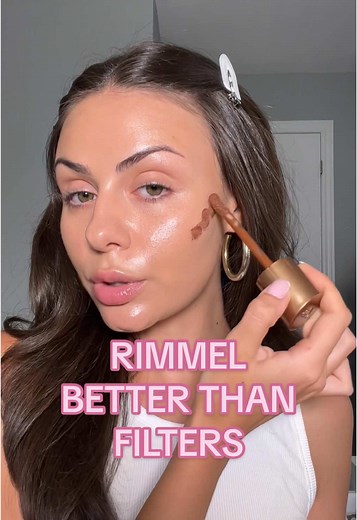 the NEW @rimmellondon Multi-Tasker Better Than Filters gives me the most beautiful, glowy skin! You can use it as a primer, foundation, contour, highlighter or even on your body for some body glow ✨ Find it at @shoppersbeauty - Link in bio! #AD #rimmellondon #bestskinever #betterthanfilters #glowymakeup #glowyskin