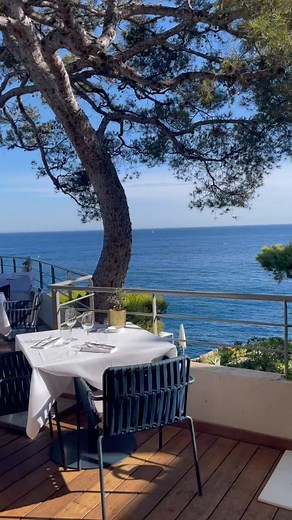 Emy on Instagram: "📍 @lesrochesblanches"