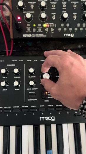 Moog mother 32, Messenger, and Digitakt dawless setup #electronicmusic #synth #moogsynthesizer