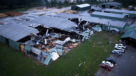 See it: Mississippi tornadoes wreck hundreds of buildings