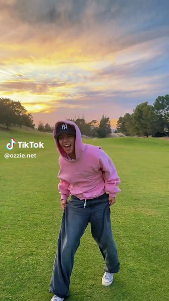 Ozzie Carnival: Childish Gambino Swagger Song Cover | Spanish Lyrics