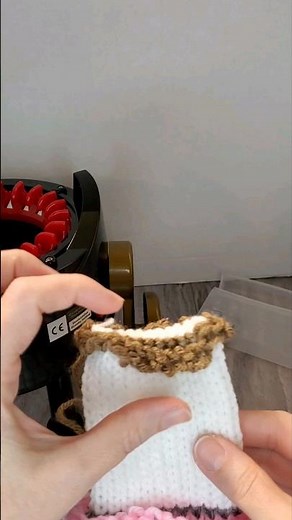 Remove waste yarn in seconds! Machine Knit Tutorial. AddiExpress Kingsize. Sentro Knitting Machine