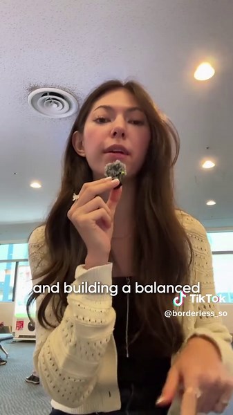 Try our free & AI-powered college list generator for international students! #borderless #collegelist #applyingtocollege #collegeapps