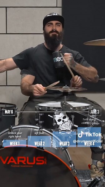 Unlock your limbs with the first-ever 30-Day Independence. Over 30 days, you’ll improve your independence by playing with El Estepario Siberiano. Each day, you’ll unlock a new lesson and he’ll guide you through the exercise – you just have to play what he plays, note by note. At the end of the week, you’ll have exclusive LIVE Q&As with El Estepario to ask questions about the course, talk about his latest viral video, or just hang out! The first 500 students get a FREE limited edition Estepario Q