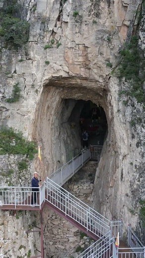 Journey to the West comes alive: The legendary "Cloud Stack Cave" in Shanxi, China 📜🕳️#mountains