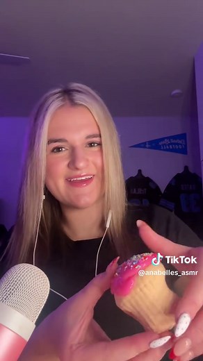 frosting a cupcake! #asmr #asmrvideo #asmrslime #asmrsounds #foryoupage