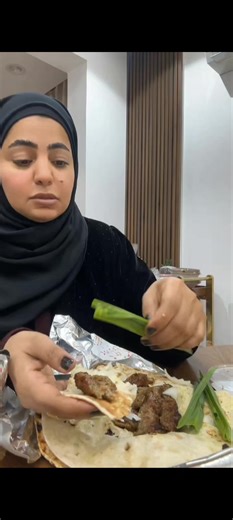 تجربة أكل شيخة الماجد الشهية في العراق