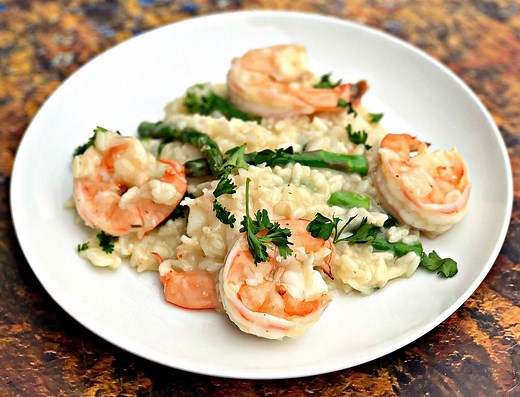 INSTANT POT LEMON GARLIC SHRIMP RISOTTO Get the recipe here: https://www.staysnatched.com/instant-pot-lemon-shrimp-risotto-vegetables-parmesan/ Restaurant quality risotto can be made in your own home and Instant Pot in 30 minutes! Click the link above and check out the recipe! The link to the onion chopper used in this recipe is in the comments below. | Stay Snatched - Easy and Indulging Recipes