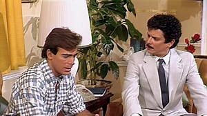 77K views · 580 reactions | El detective Agustín Zepeda sigue cada paso de Laura y por fin da con su refugio, pero se trata del rancho de la familia de María López. #SimplementeMaría | tlnovelas | Facebook