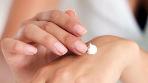 Tak Hanya Melembabkan, Ini 5 Fungsi Body Lotion untuk Tubuh