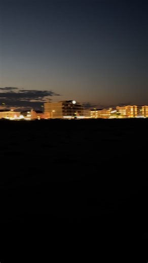 Panorama from the tide line three hours before high tide on August 22 with rough surf at Hampton Beach. | Hampton Beach - "Official"