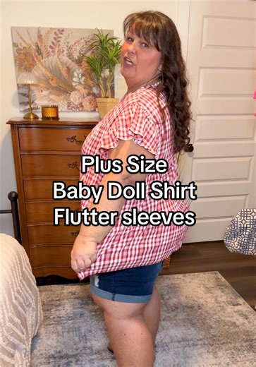 Shirts don’t fit because the arm holes are too tight? This is a plus size baby doll shirt from @BLOOMCHICUSOFFICIAL and it has flutter sleeves so no worries about it fitting #plussizetop #plussizeshirt