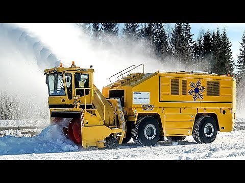 World's Largest Self Propelled Snow Blower - Overaasen TV 2200