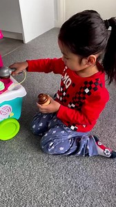 Create delicious ice cream combinations whilst learning colours and numbers with the Scoop & Learn Ice Cream Cart! 🍦 🍨 Thanks for the lovely video @ailenecamino 📷 | LeapFrog UK