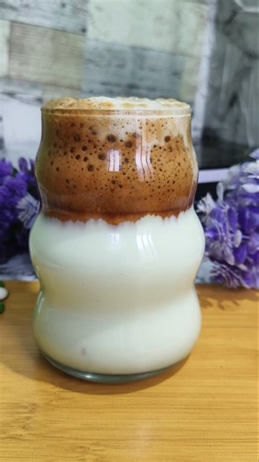 ✨ Creamy pistachio cookie hot coffee ☕ 🌲❄️☃️ #pistachio #coffee #coffeelover #youtubeshorts #viral