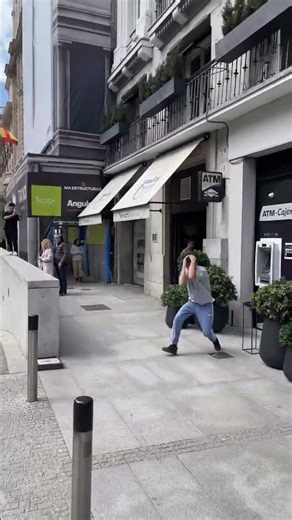 😱 दो दिवार के बीच जंप मारते हुवे #challenge #trending #viral#ytshorts #unique #unbelievable#running